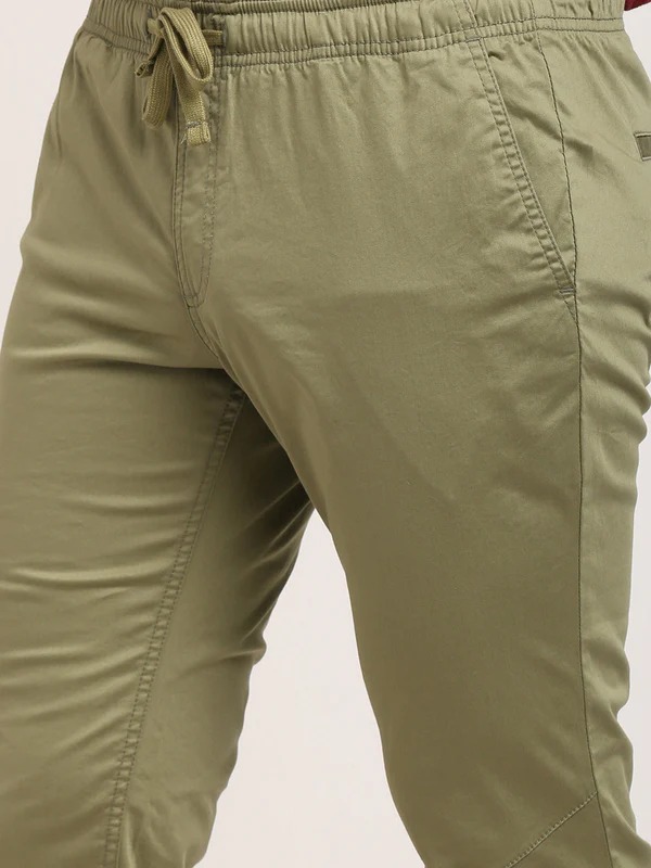 Indian Terrain Men's Comfort Fit Solid Green Trousers